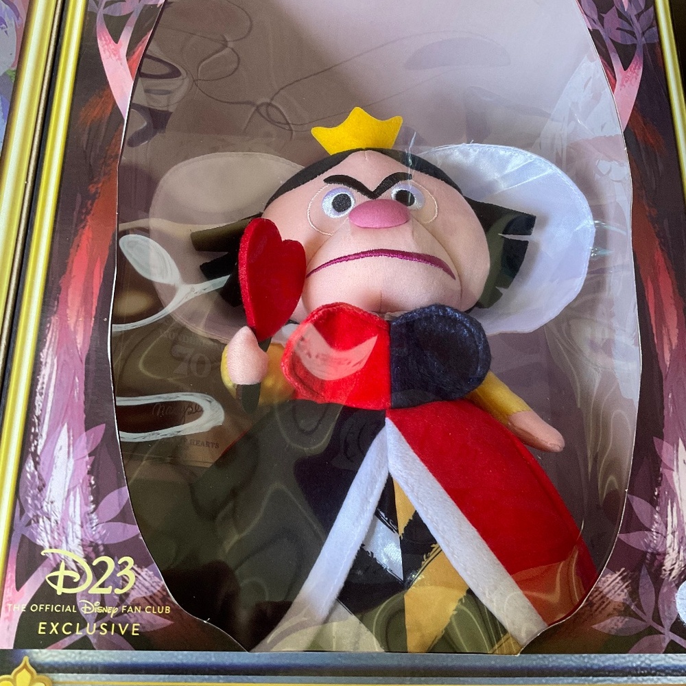 Disney D23 plush box red queen